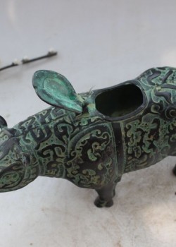 青銅 犀牛壺 