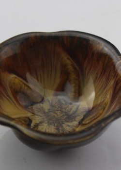 砂金釉陶瓷花形茶杯