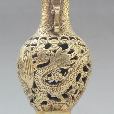 銅龍壺