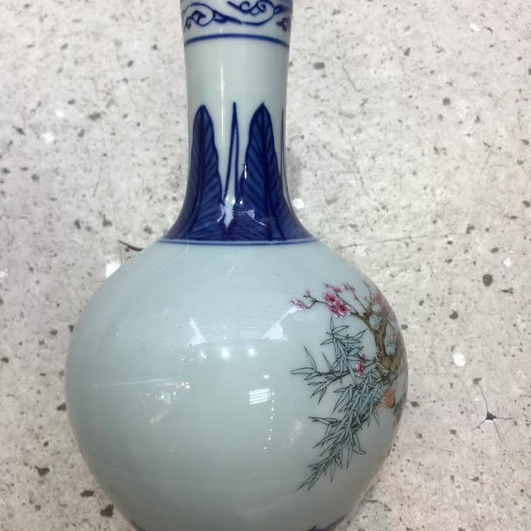 手繪青花瓷花瓶