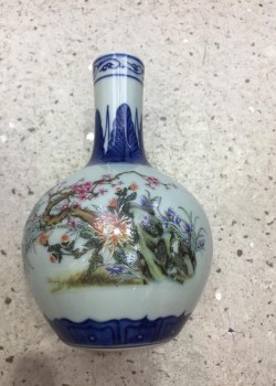 手繪青花瓷花瓶