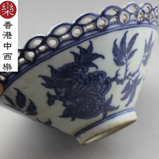 青花花邊瓷碗