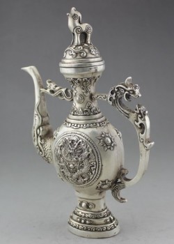 銅龍壺 