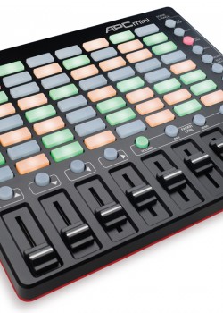 AKAI Professional APC mini MIDI控制器