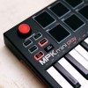 AKAI MPK Mini Play MIDI KEYBOARDS 內置喇叭
