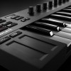 NI Komplete KONTROL M32 MIDI KEYBOARDS