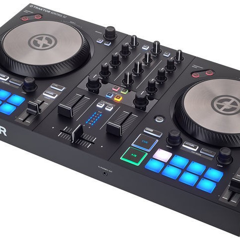 Native Instruments Traktor Kontrol S2 MkIII DJ Controller