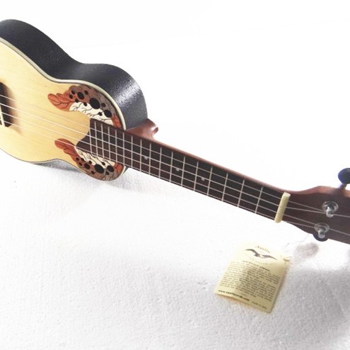 CHARDS ED12 葡萄孔 UKULELE