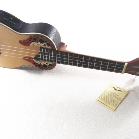 CHARDS ED12-2EQ 葡萄孔 電木UKULELE